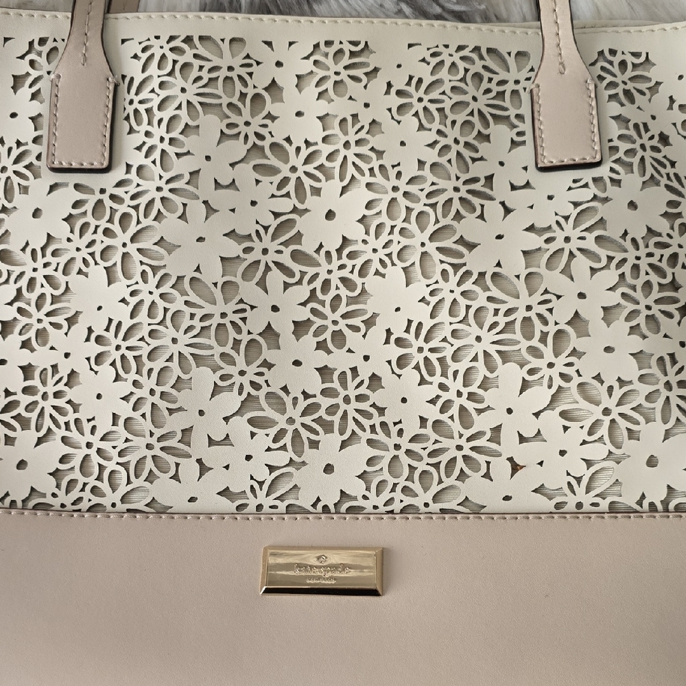 Kate Spade Chic Cream Cut-Out Tote Bag - Picture 2 of 11